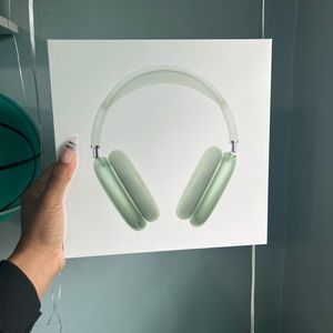 Apple- green airpod max